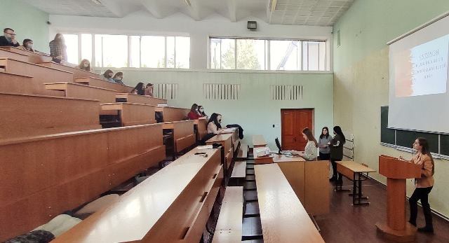 Заняття із використанням наочного матеріалу та інтерактивних методів є дуже результативними